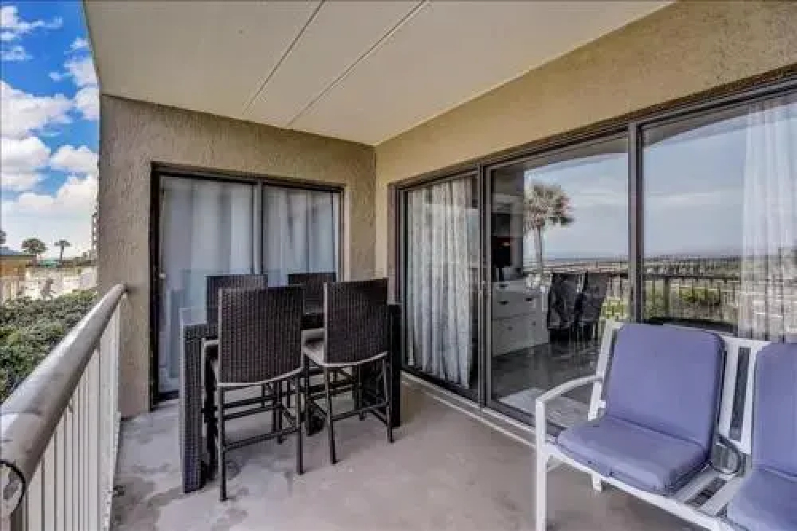 Spacious Oceanfront Condo, Easy Access to Private Fishing Pier by RedAwning