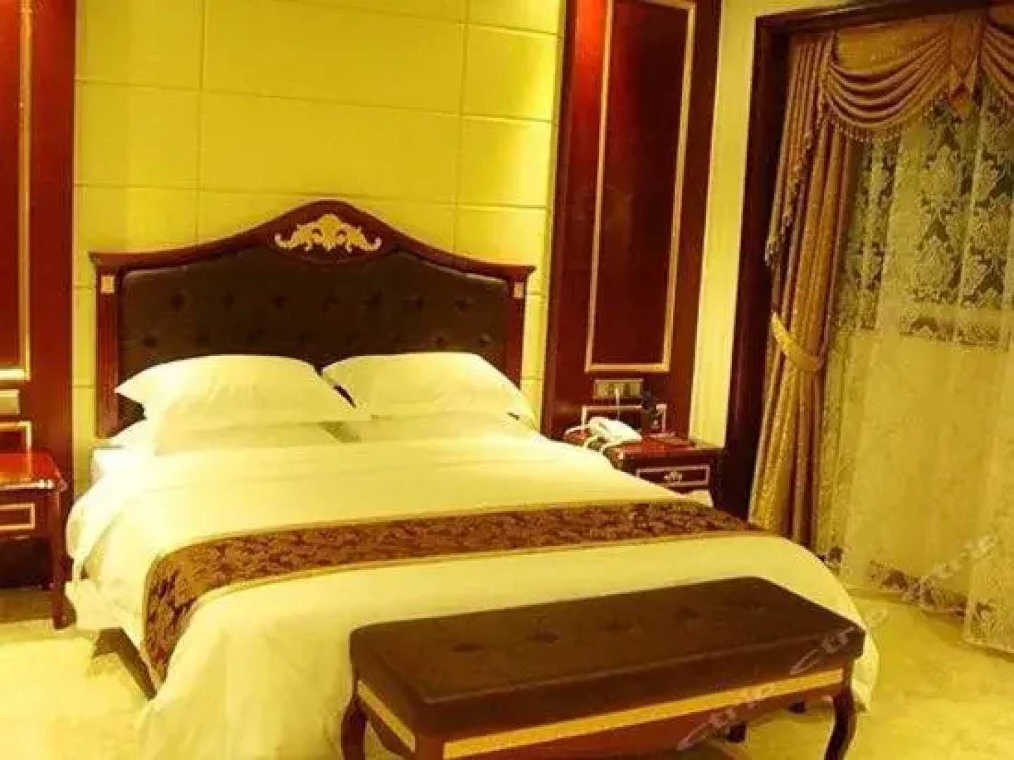 Brilliant Taojing Hotel