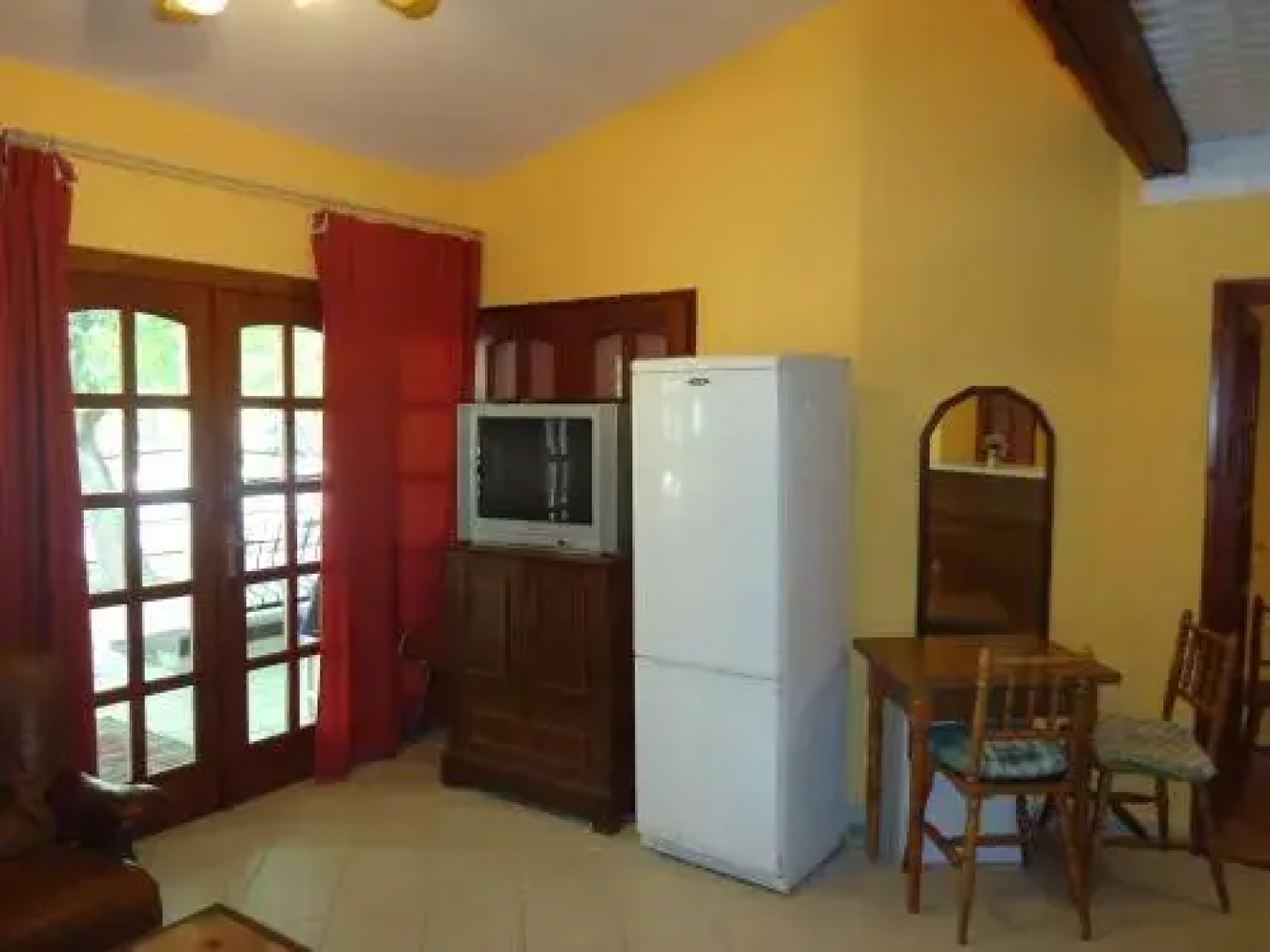 Holiday Apartmanház