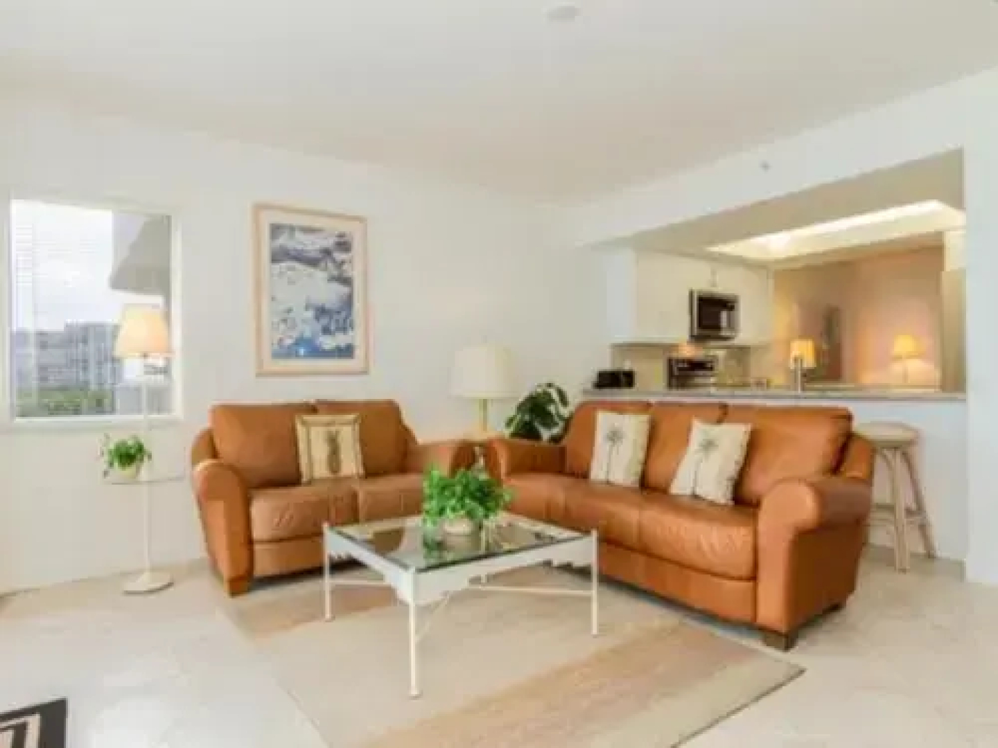 Luxurious Beachfront Condo in Prime Location with Pool and Hot Tub by RedAwning, Naples