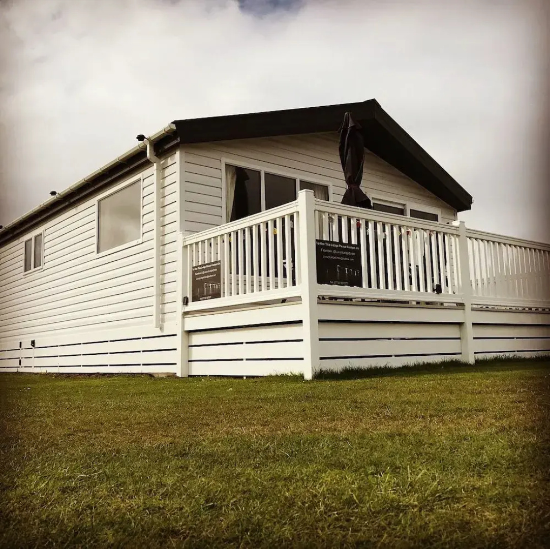 Luxury Lodge Embo