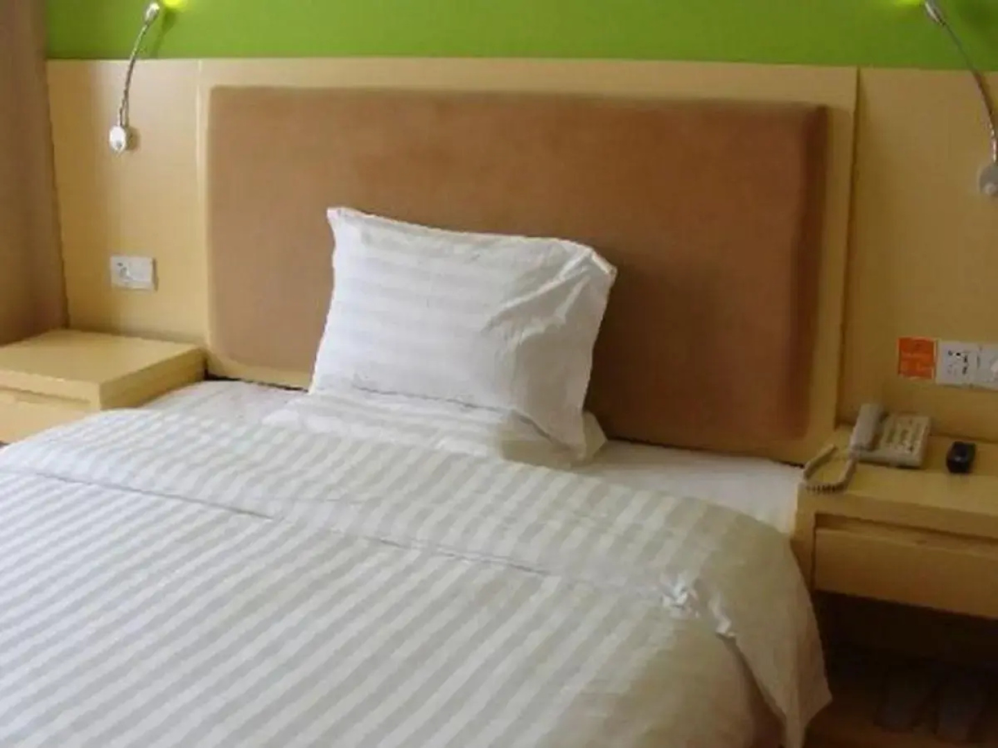 7Days Inn Hotel (Cao County Qinghe South Road)