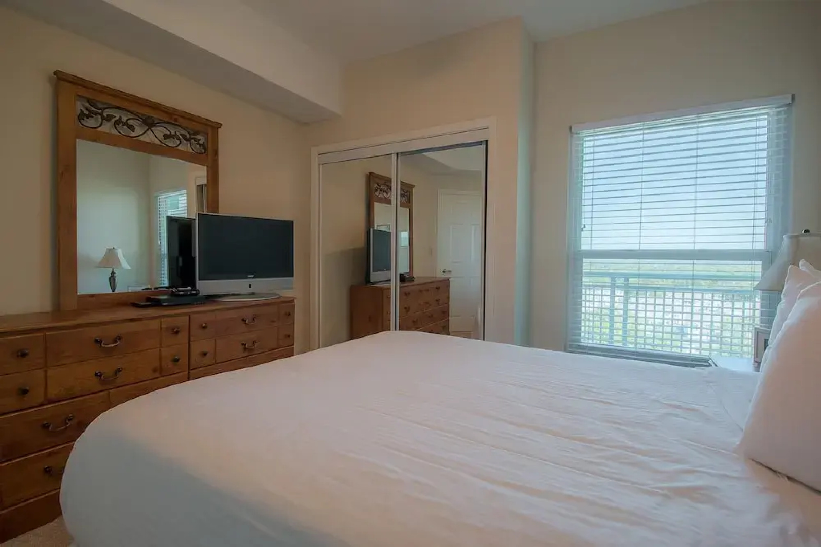 Legacy Towers-Legacy I 1206