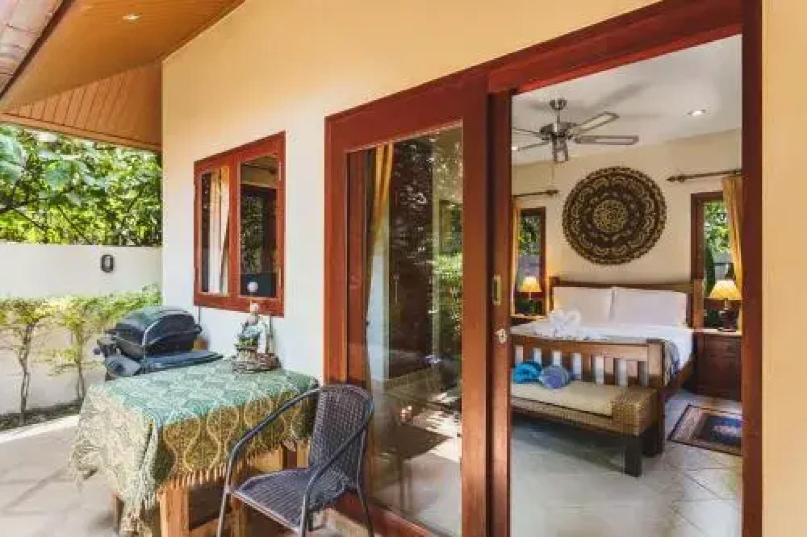 Villa White Elephants