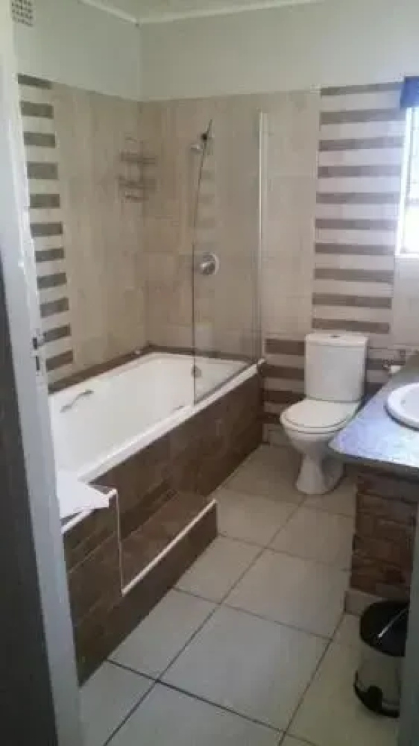 Mzanzi Rock Guest House BnB