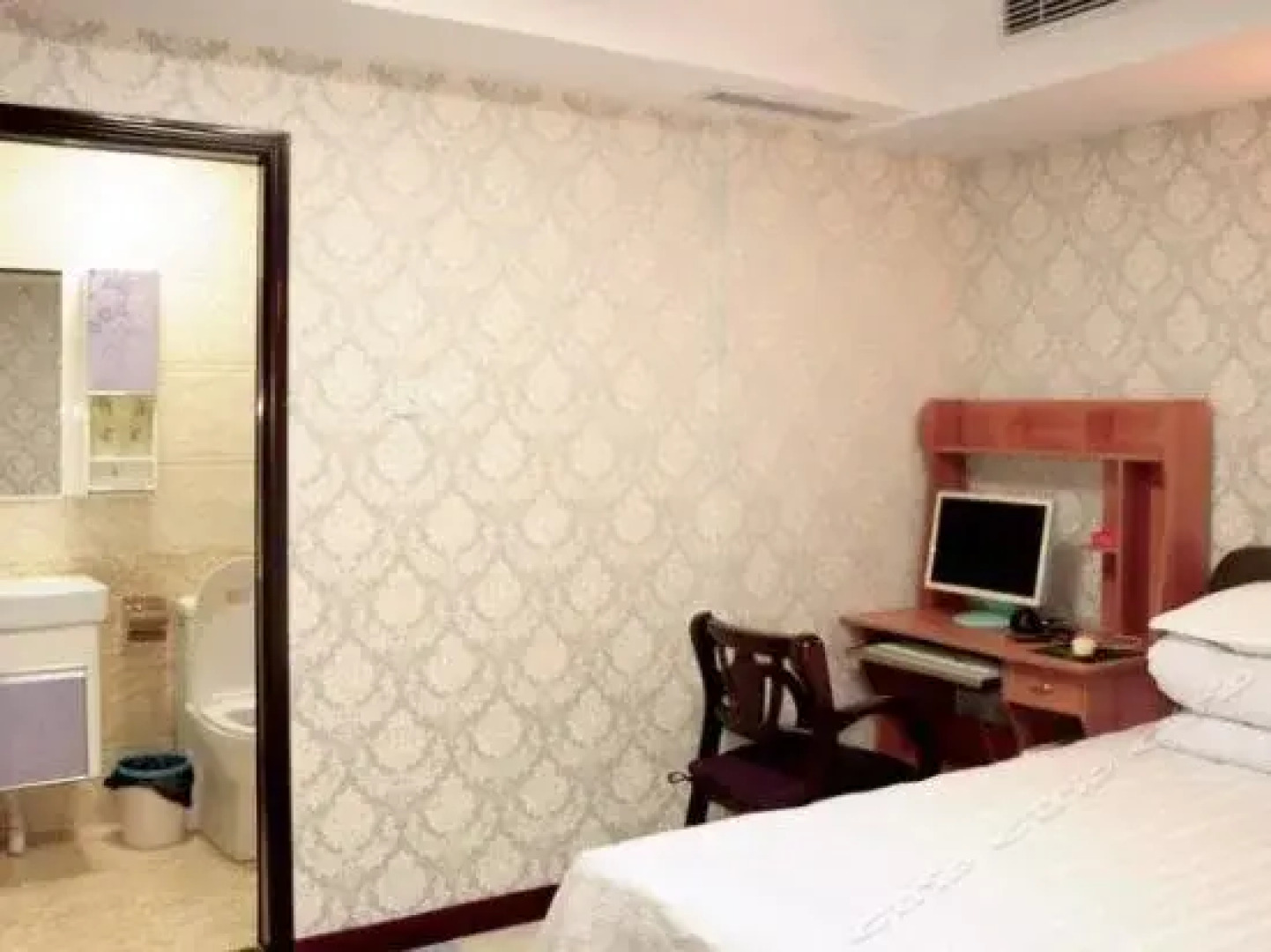 Tianfeng Fashion Inn