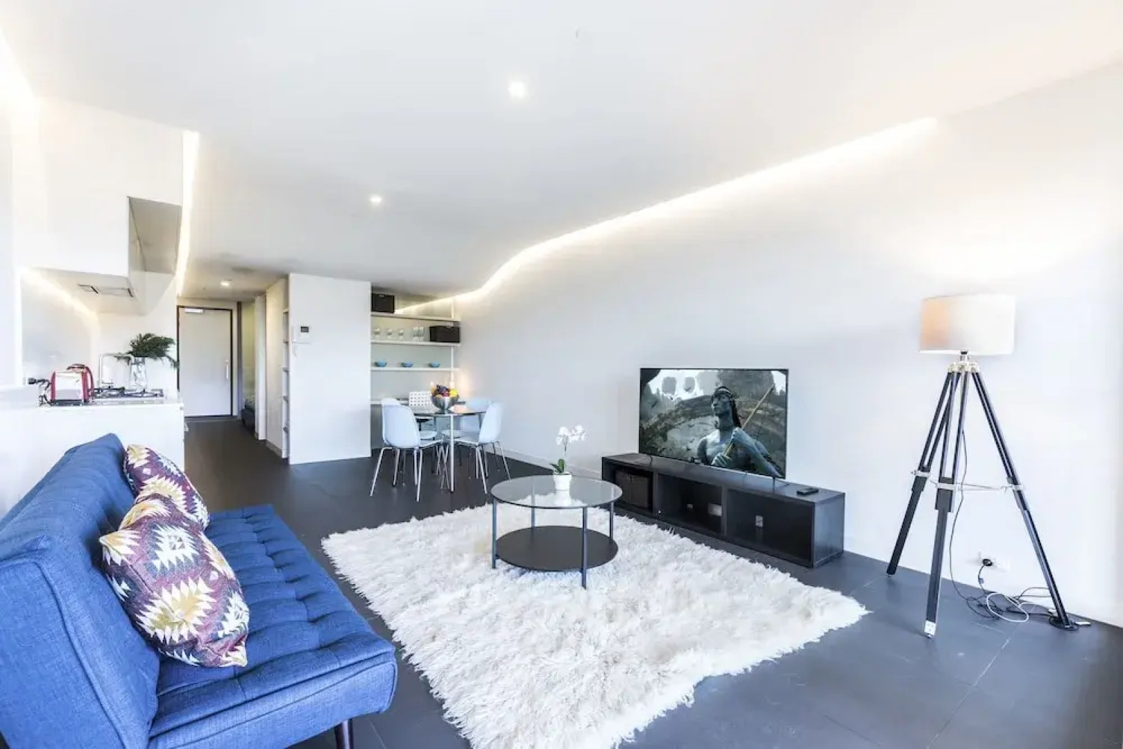 Sun-Filled 8 Star Nishi Apt A Walk To ANU