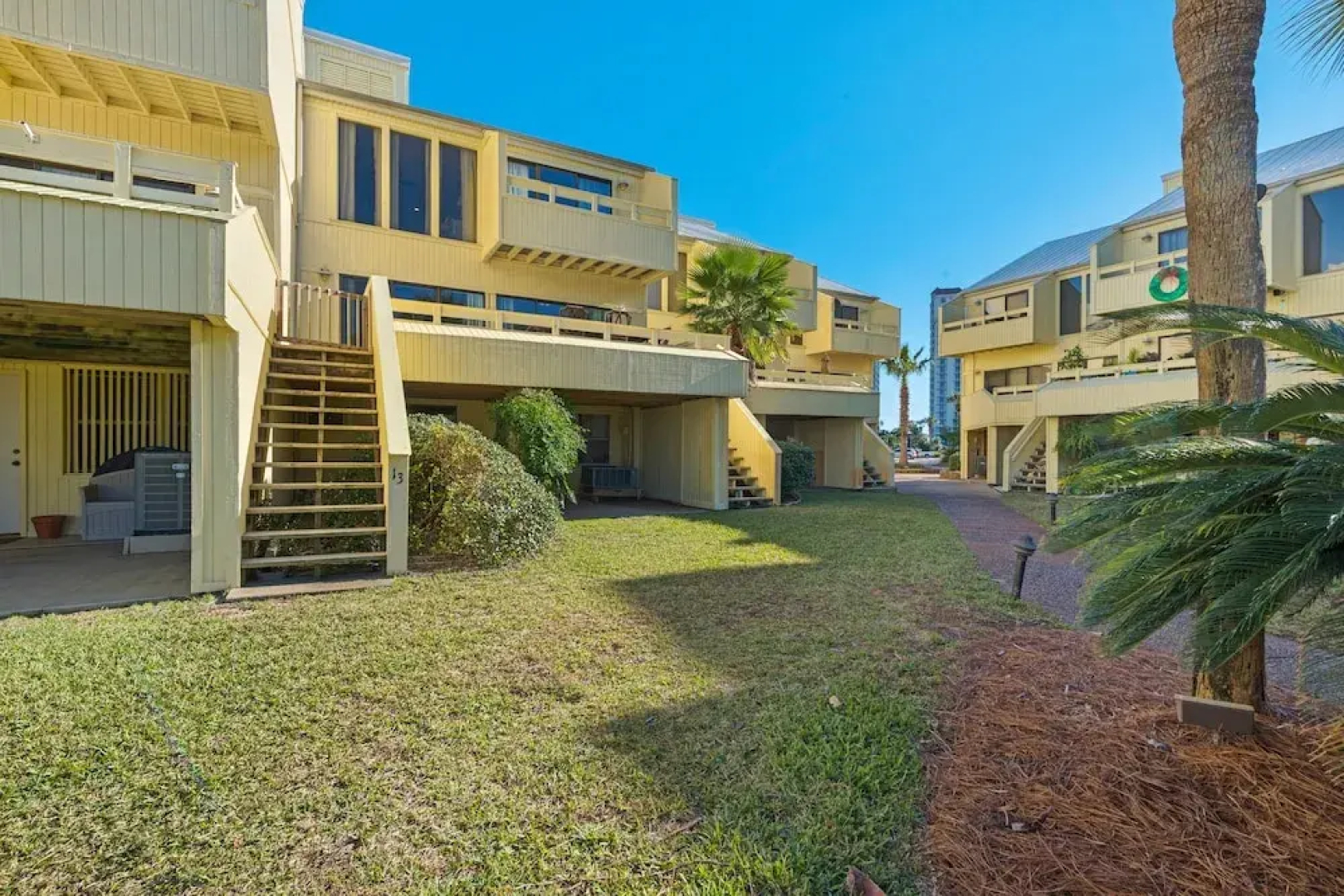 Santa Rosa Delight - 3 Br Townhouse