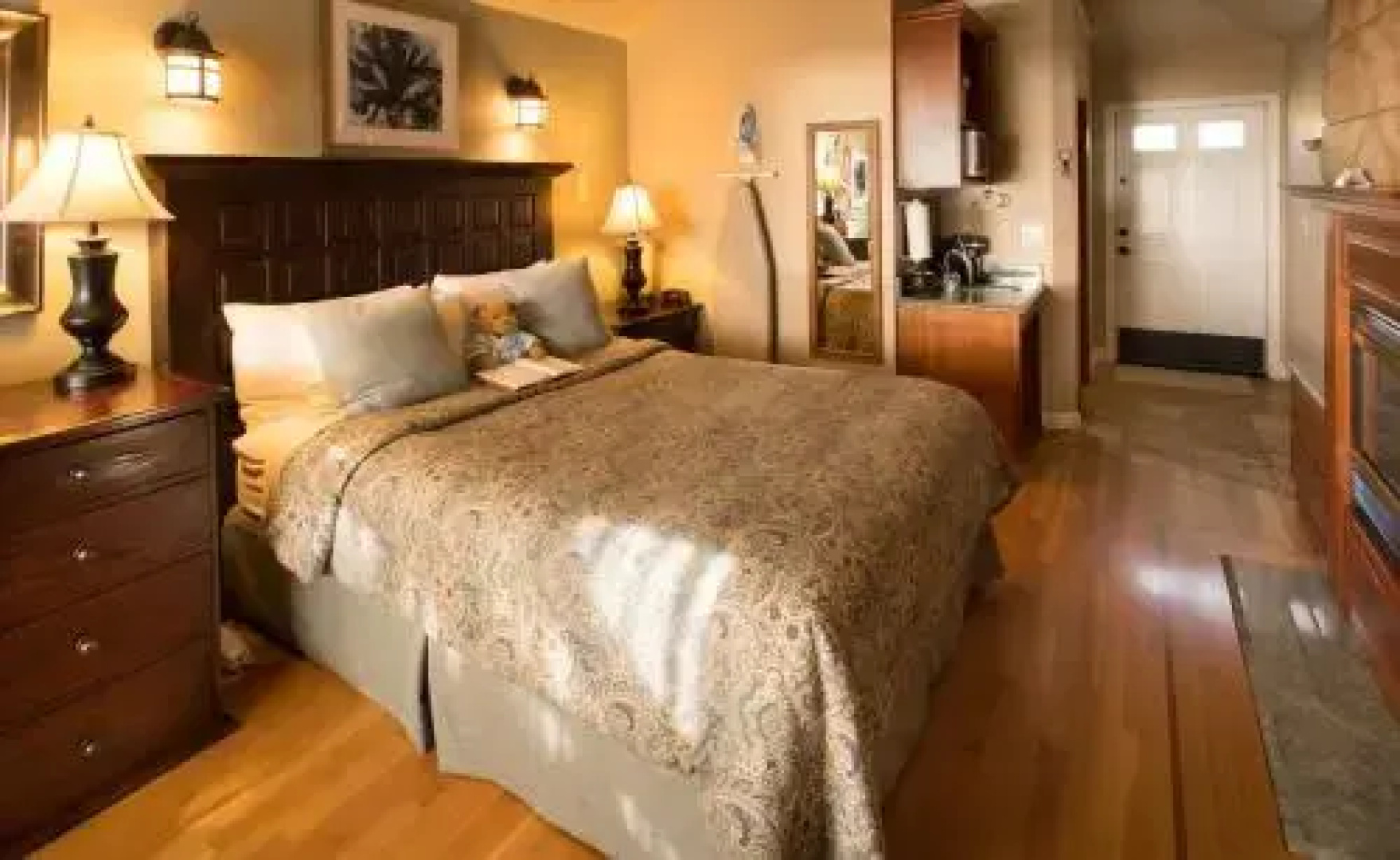 Moonstone Cottages by the Sea