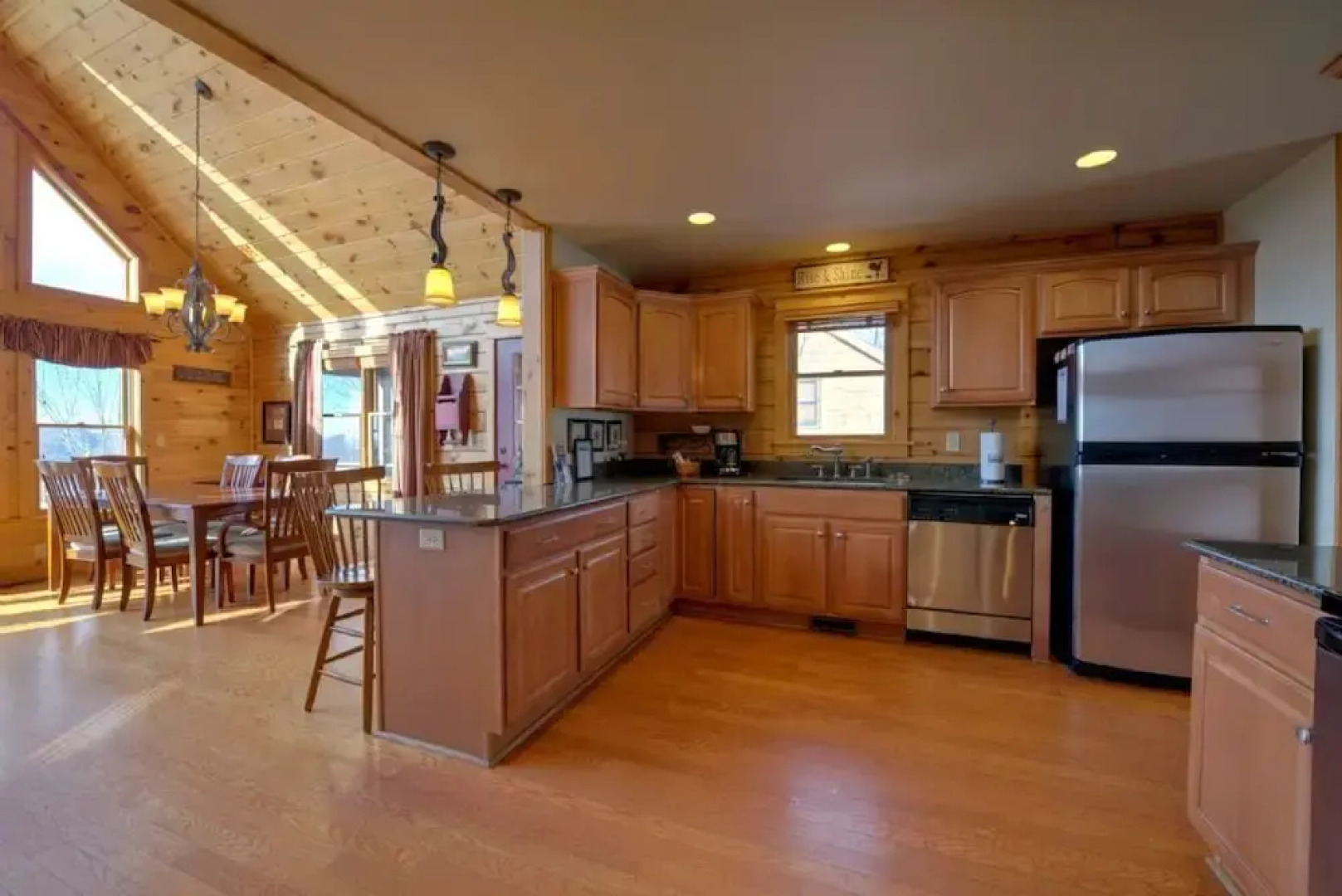 All Decked Out - 4 Br Cabin