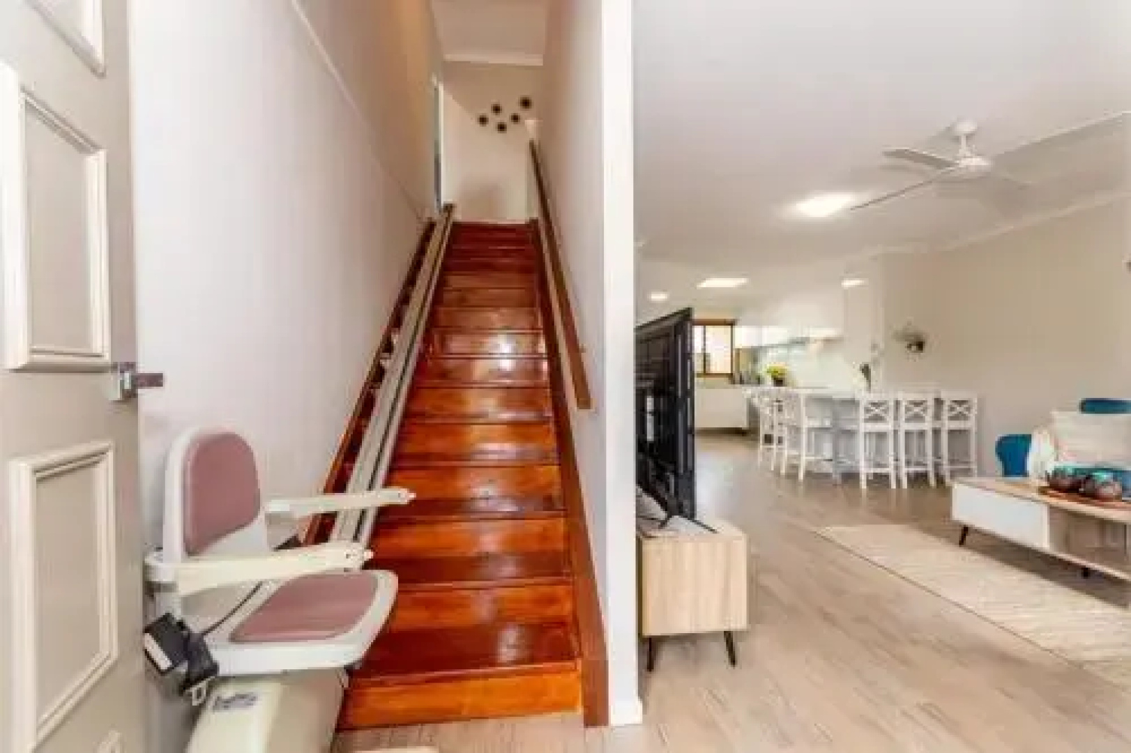 Elegant Waterfront Gem where the Ocean meets the Canal!