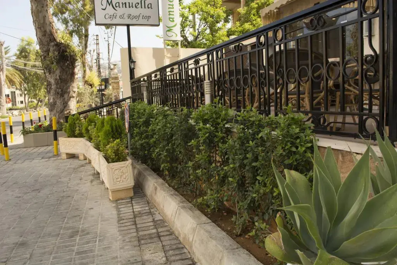 Manuella Hotel