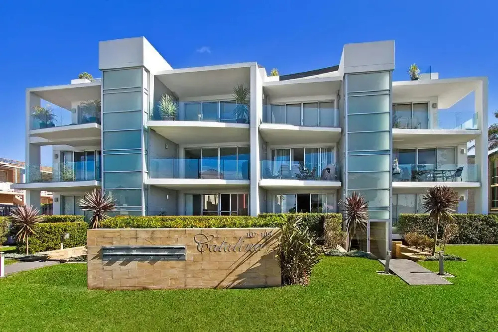 Catalina Luxury Apartments 9