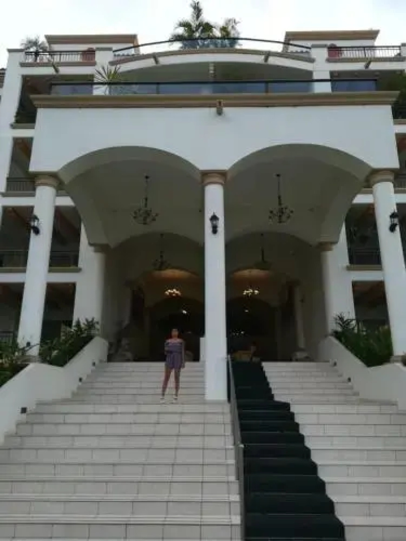 Unlimited Luxury Villas - Gran Marina Condo
