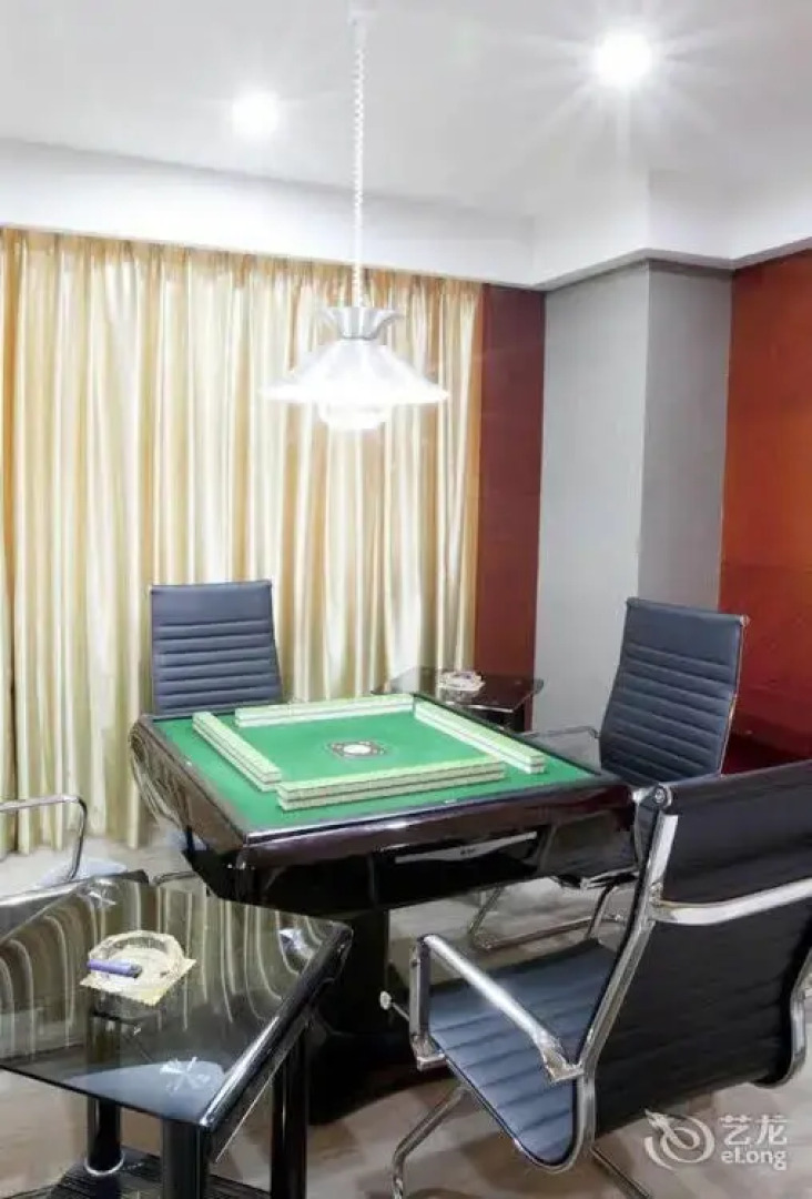 Shuanglong Plaza Hotel