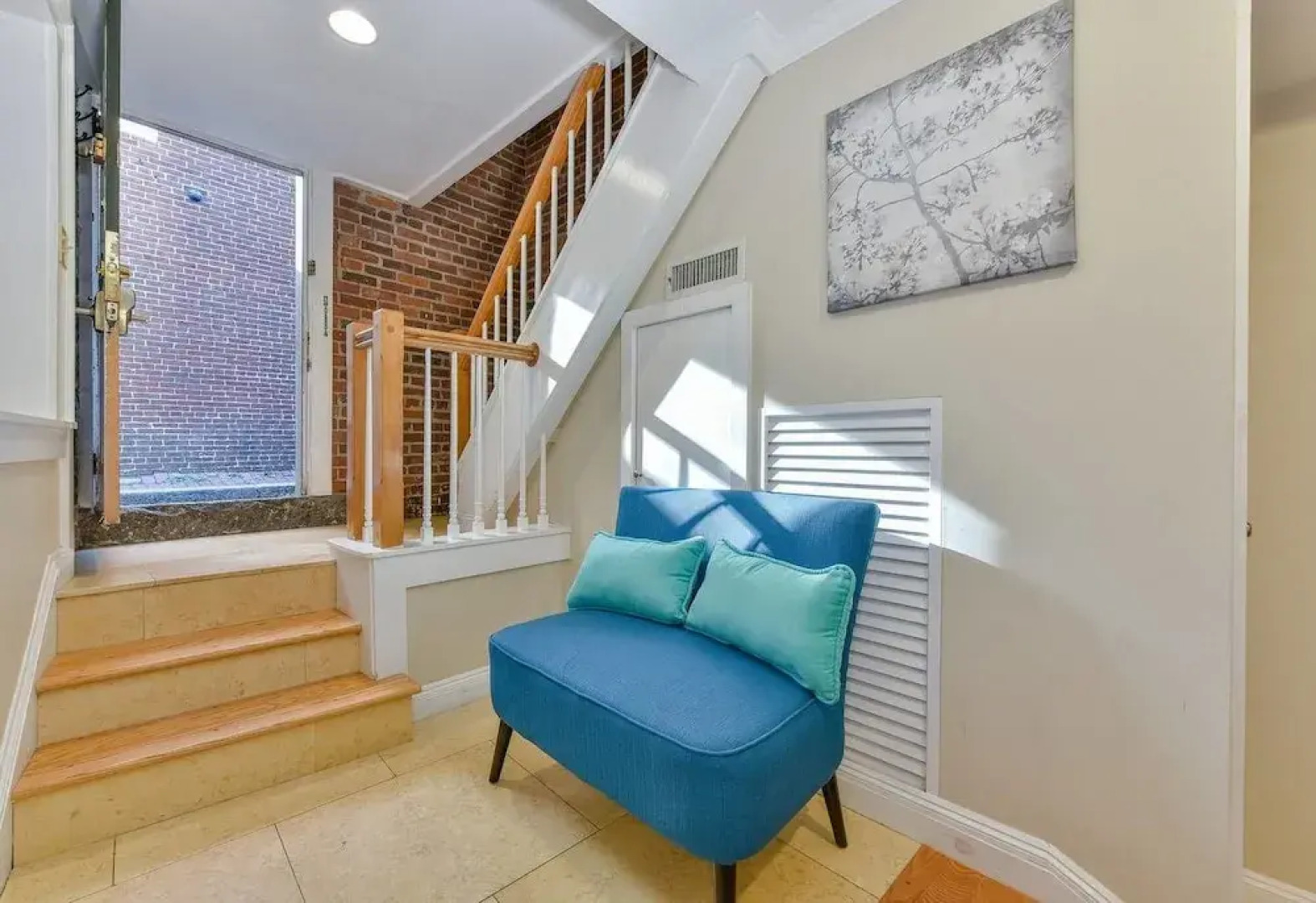 Spacious 1 BR Apt in Beacon Hill by Domio