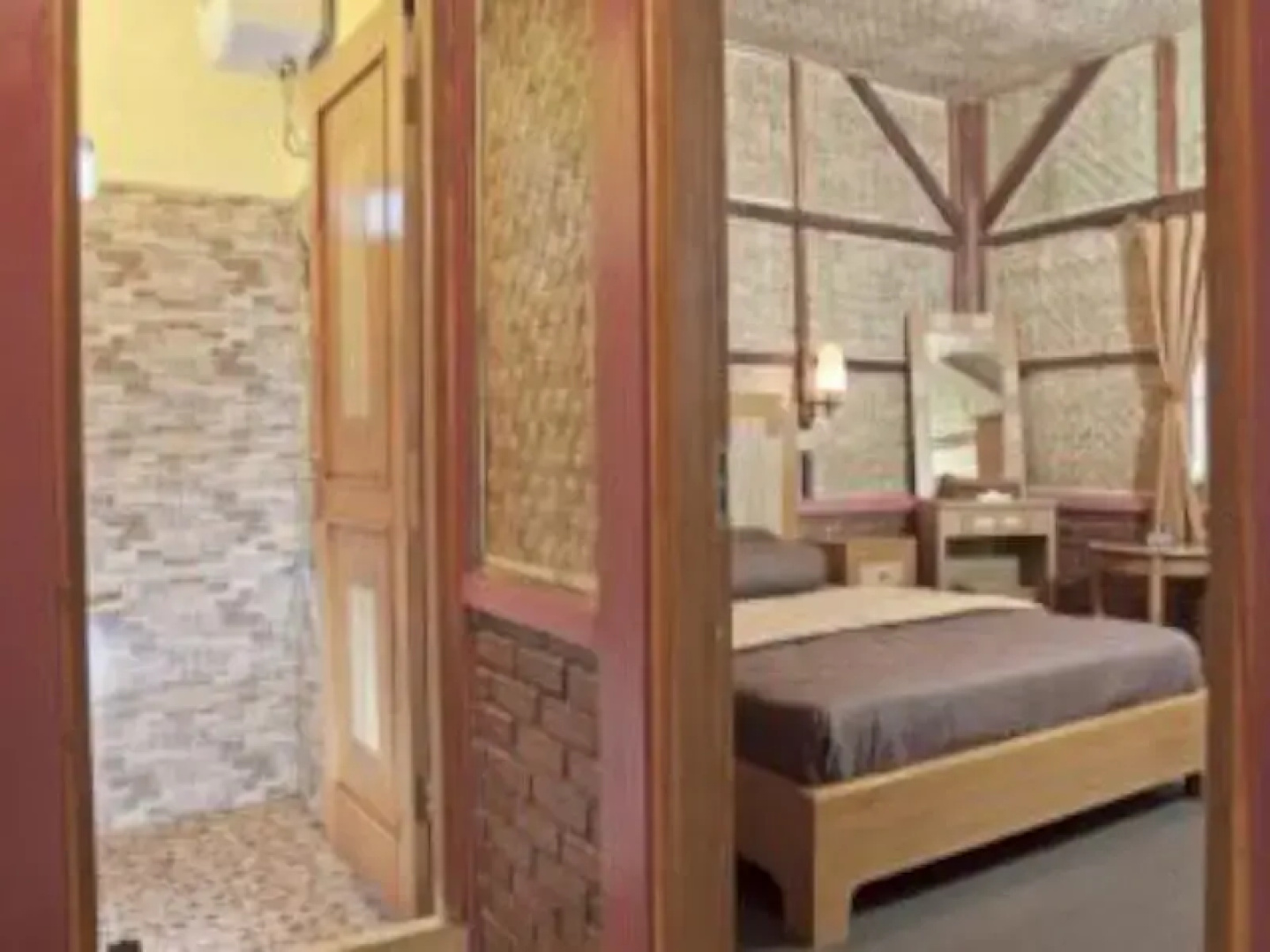 Sawung Gawir Restaurant and Bungalow Ciwidey