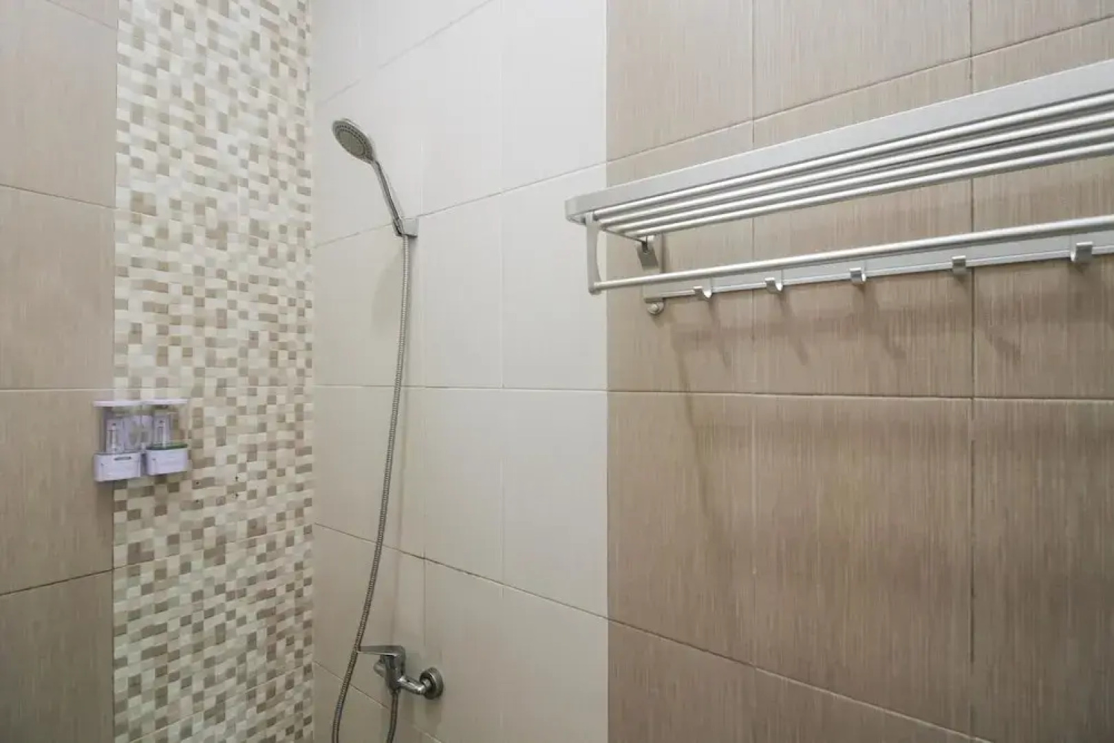 RedDoorz near Bangka Trade Center