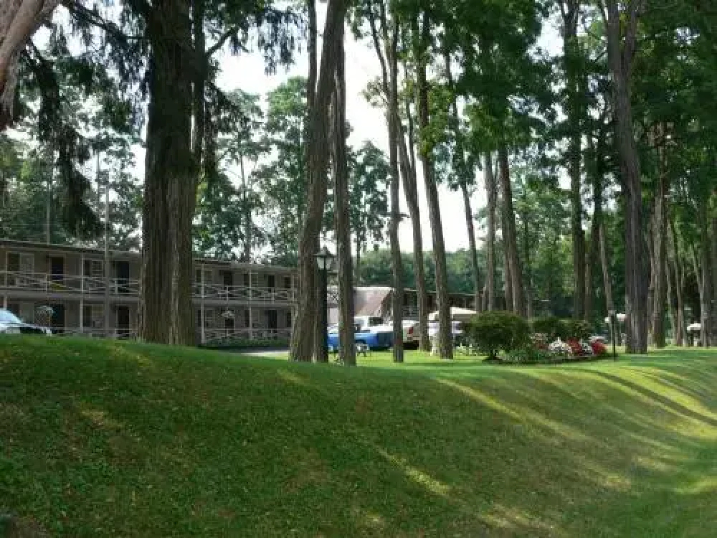 Locust Grove Motel