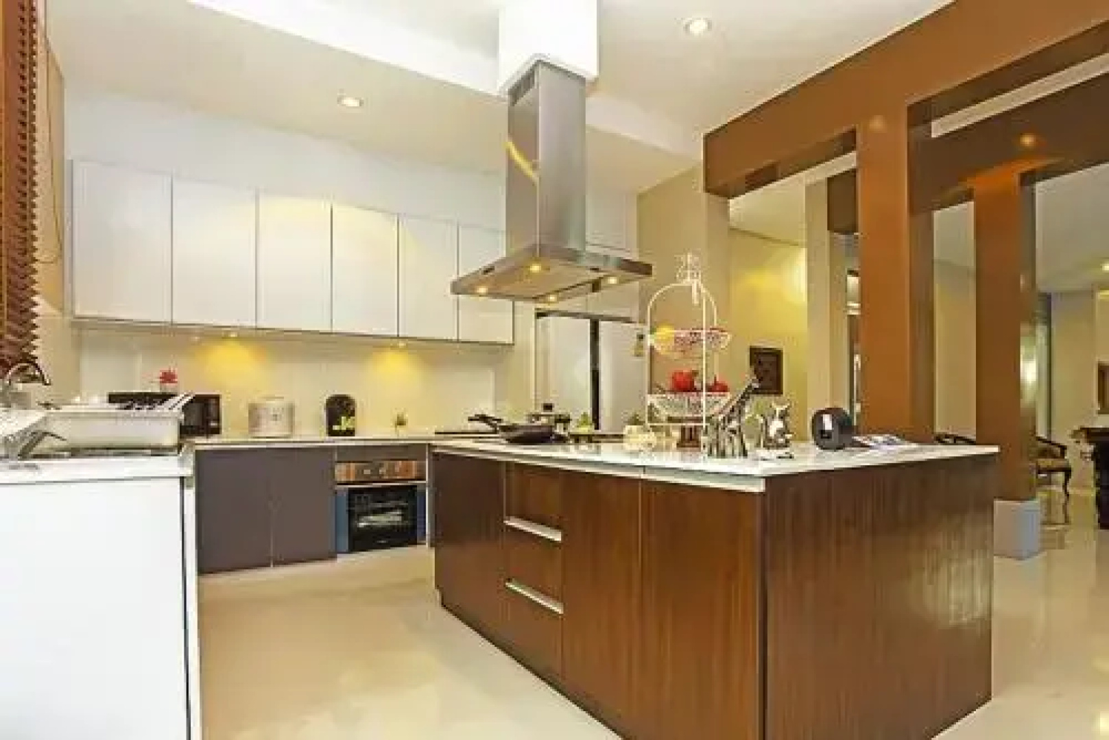 Jomtien Waree 8 - 6 Bedroom Pool Villa