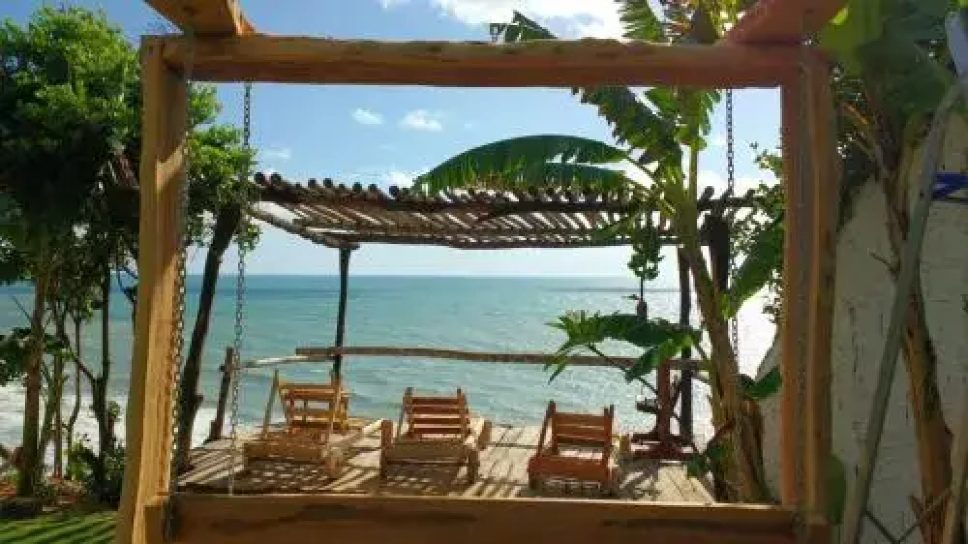 Piparadise Beach Hostel