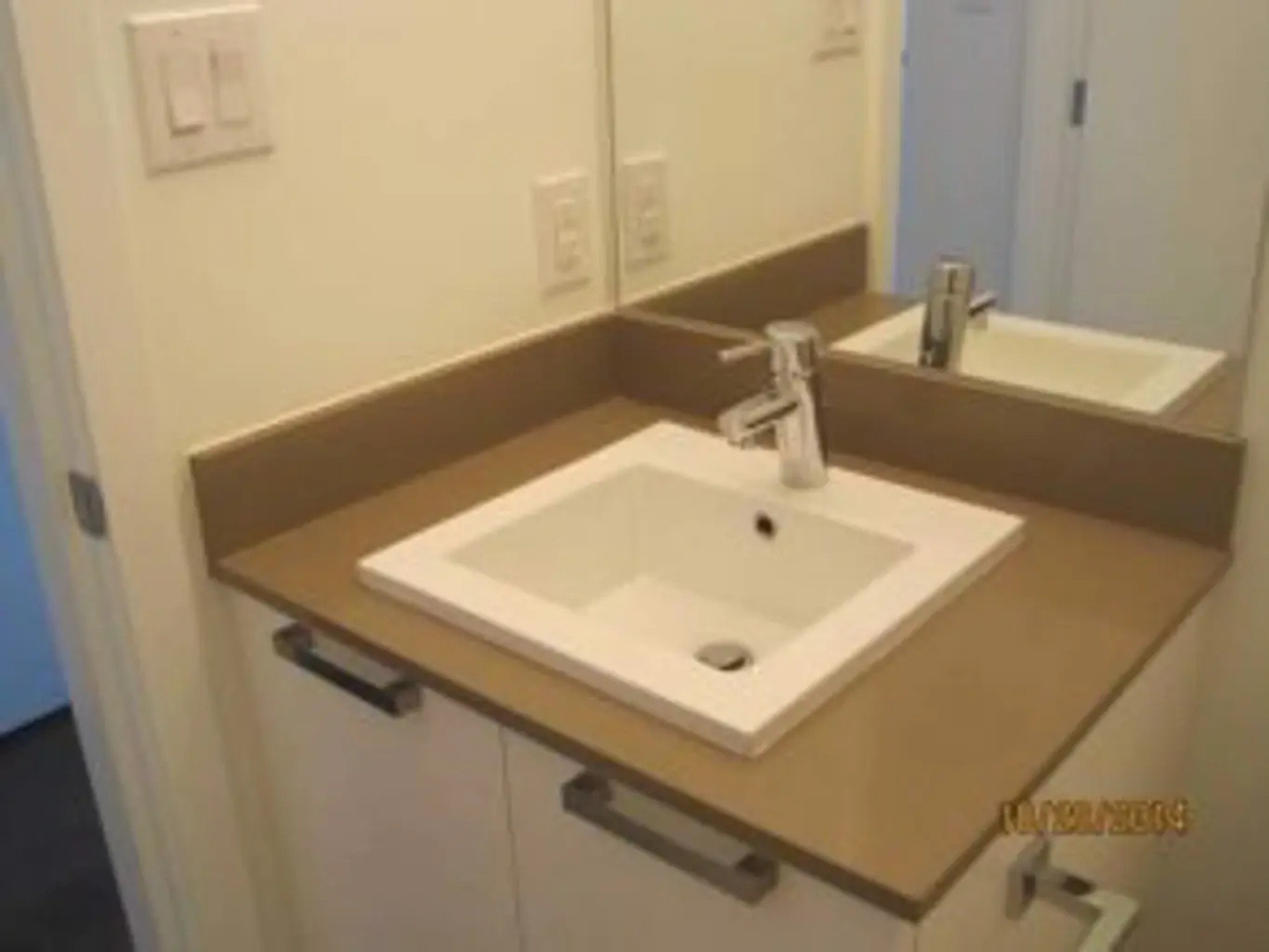 1 Bedroom China Town Condo