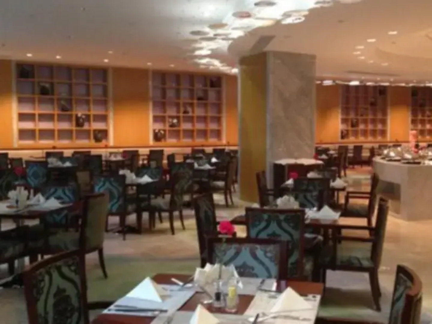 Lianyungang Hua Guo Mountain International Hotel