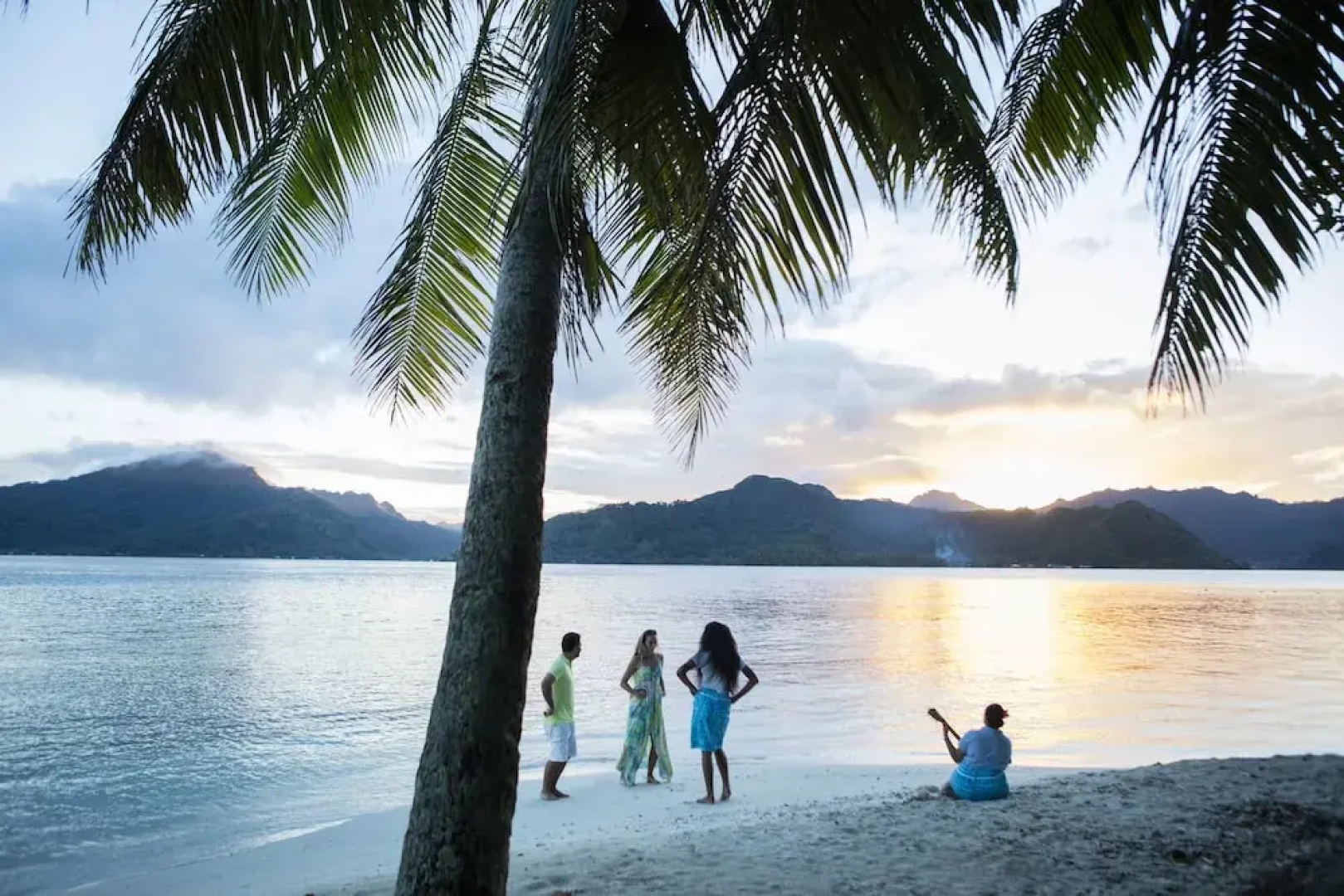 Haumana Cruises - Bora-Bora to Taha'a (Monday to Thursday)