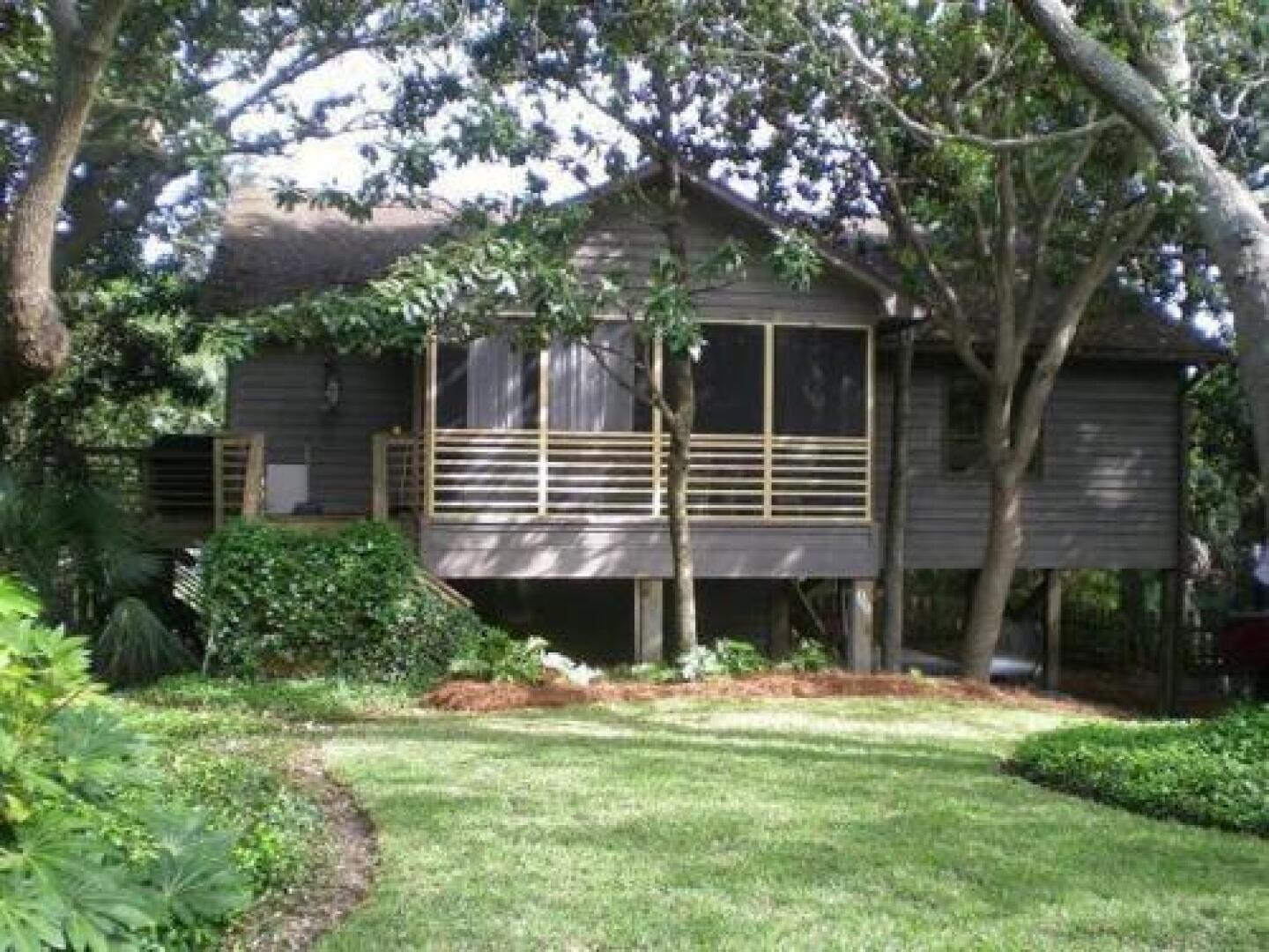 306 W Cooper-Cozy Cabana