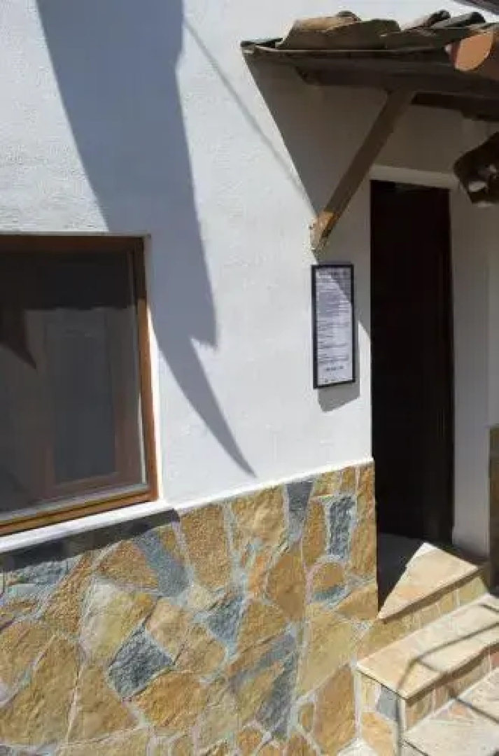 Tomor Shehu Guest House