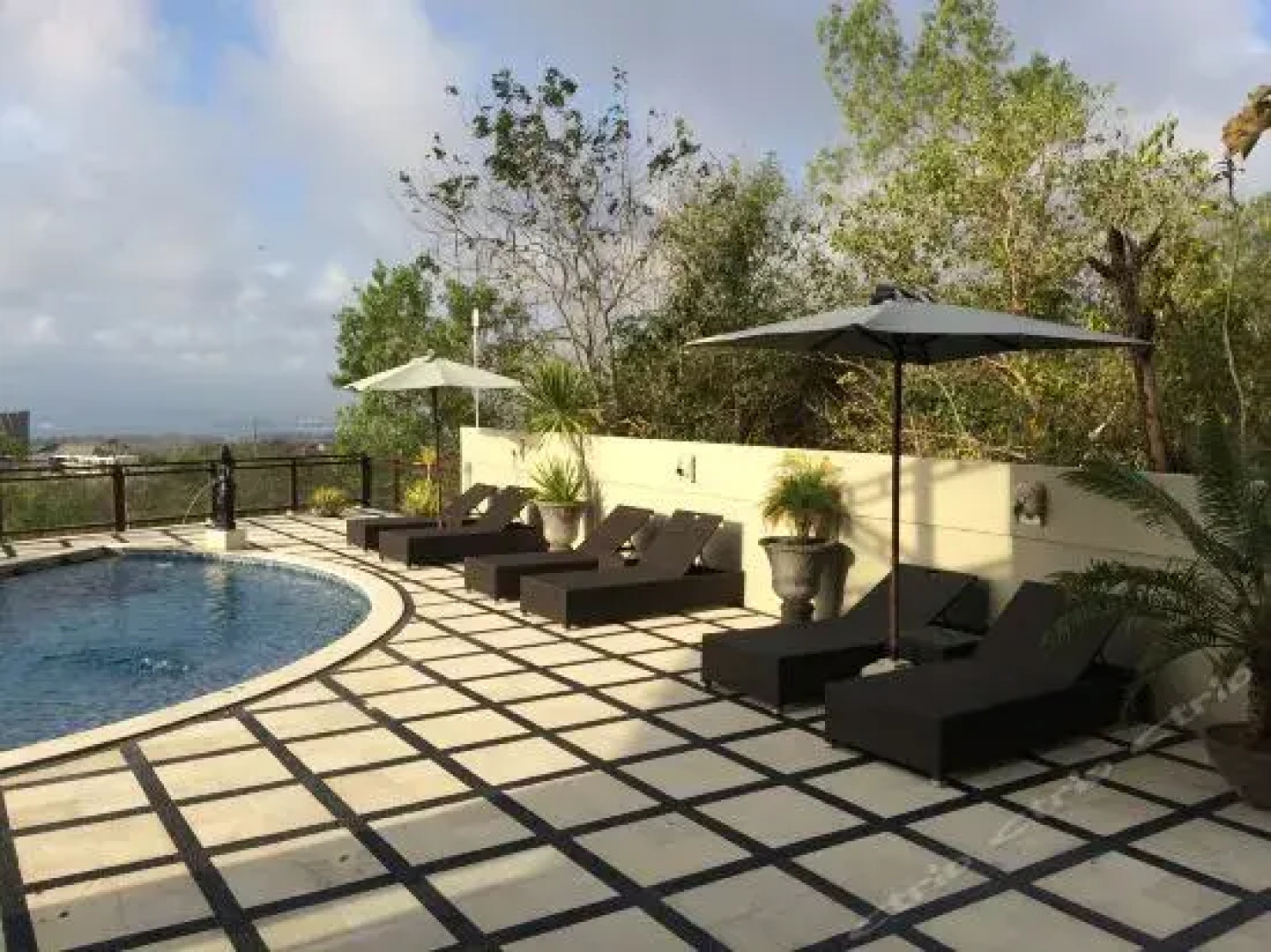 Royalty Queen Villa