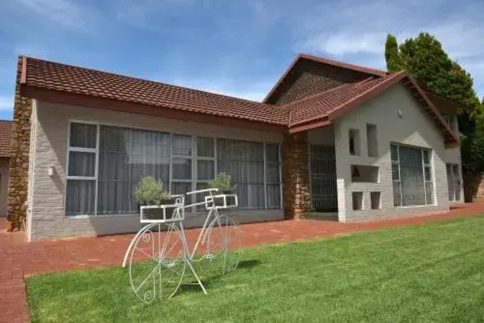 Alma Mater Guesthouse