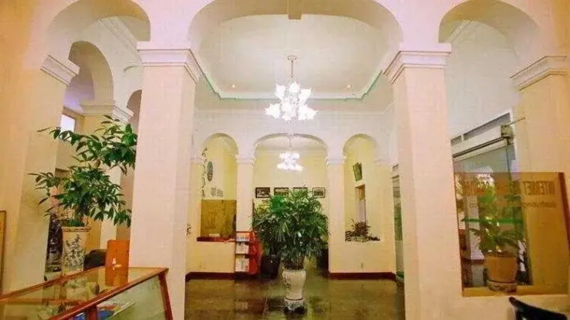 Que Huong Hotel