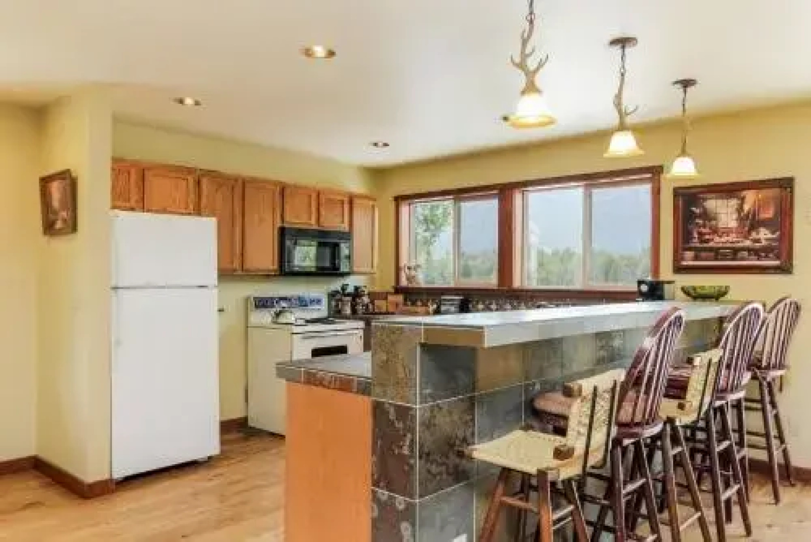 Hereford Lakehouse Custom Home 4 Br home by RedAwning