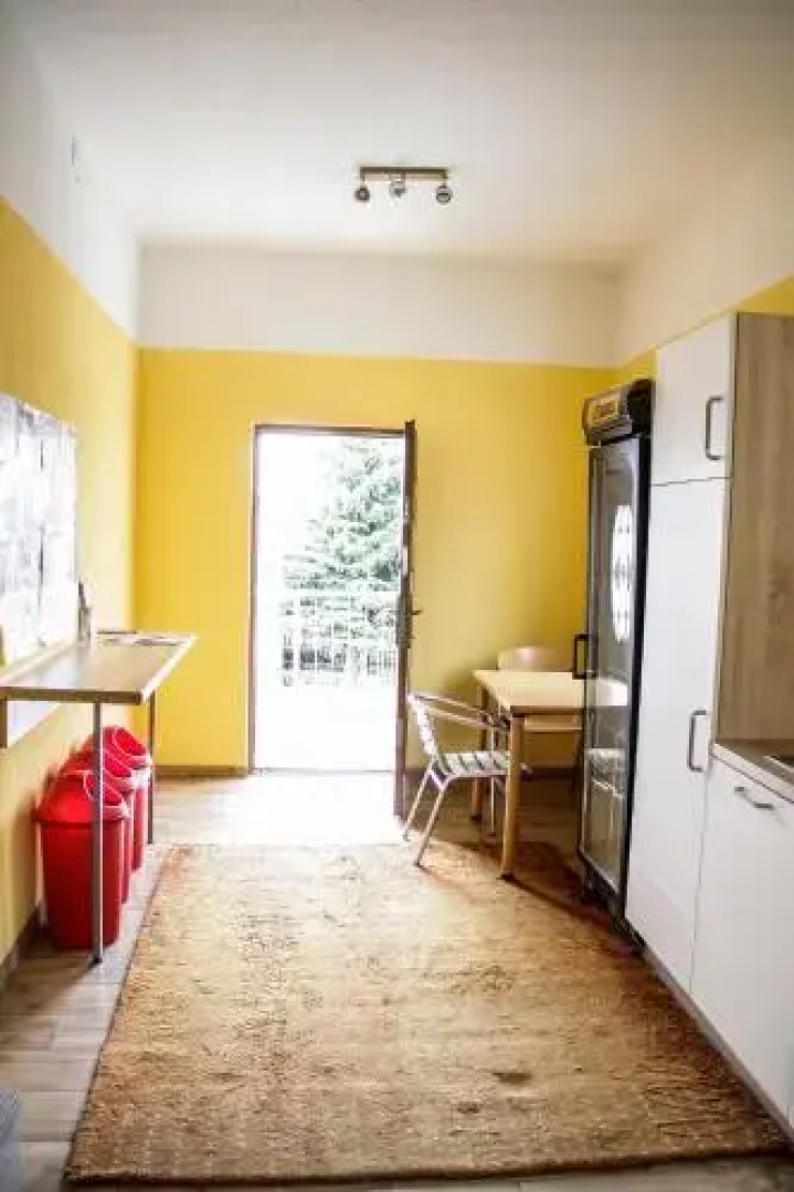 Chicken King's Rooms