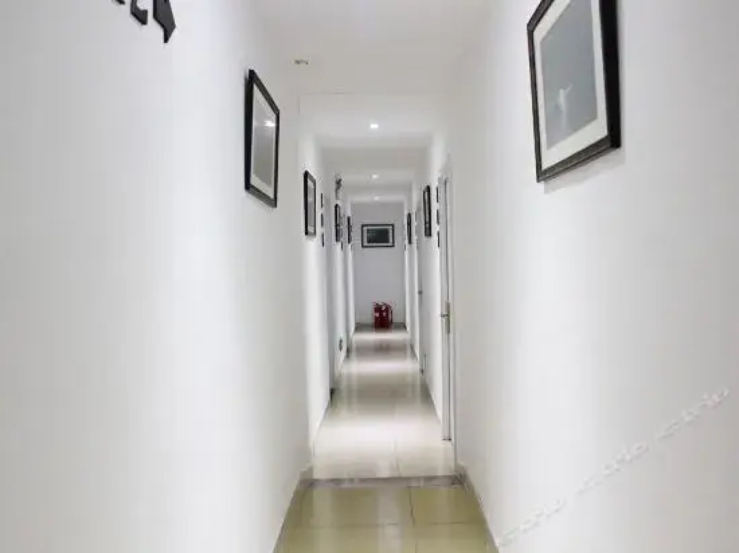 Rongcheng Youdu Express Hotel (Swan Lake Shop)