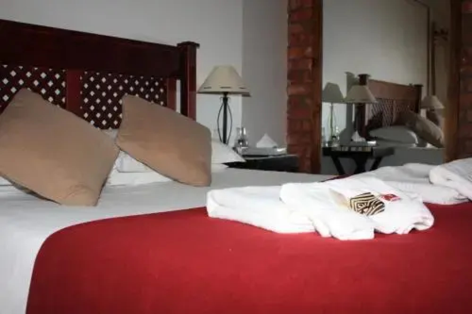 Riverbank Lodge