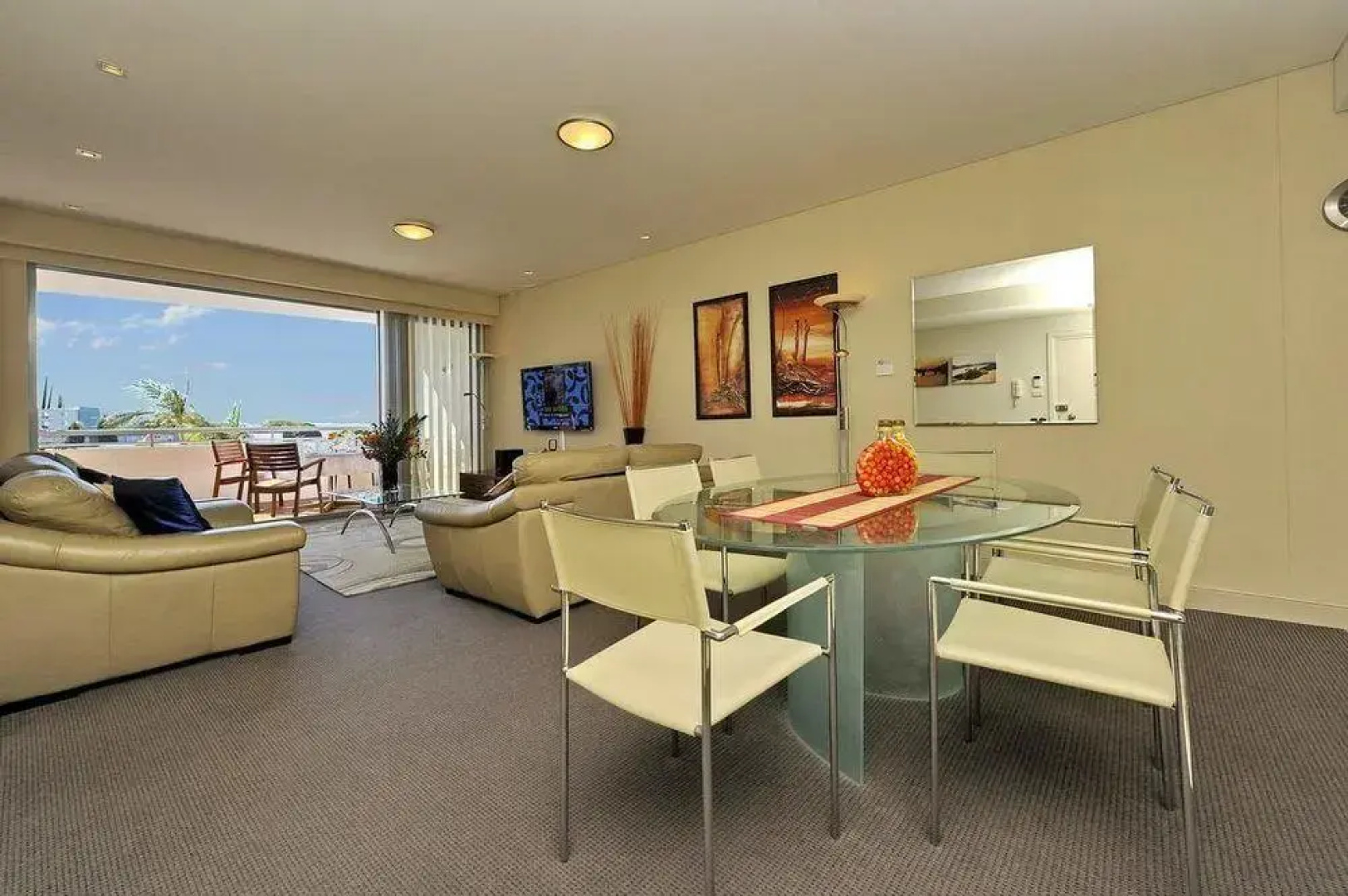 Cote D'Azur,  Unit 43/61 Donald Street