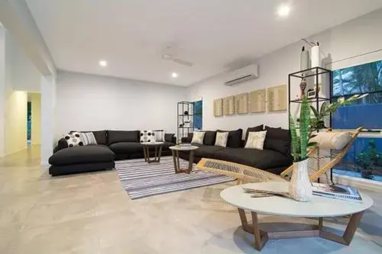 Tenterfield Beachfront Luxury 4 Bedroom Holiday Home