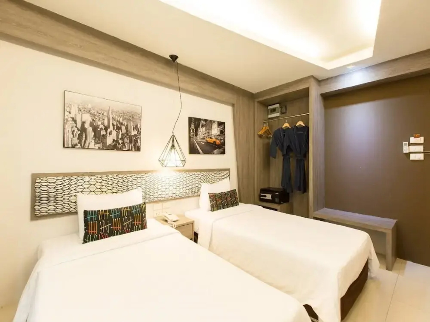 Golden Dragon Suvarnabhumi Hotel