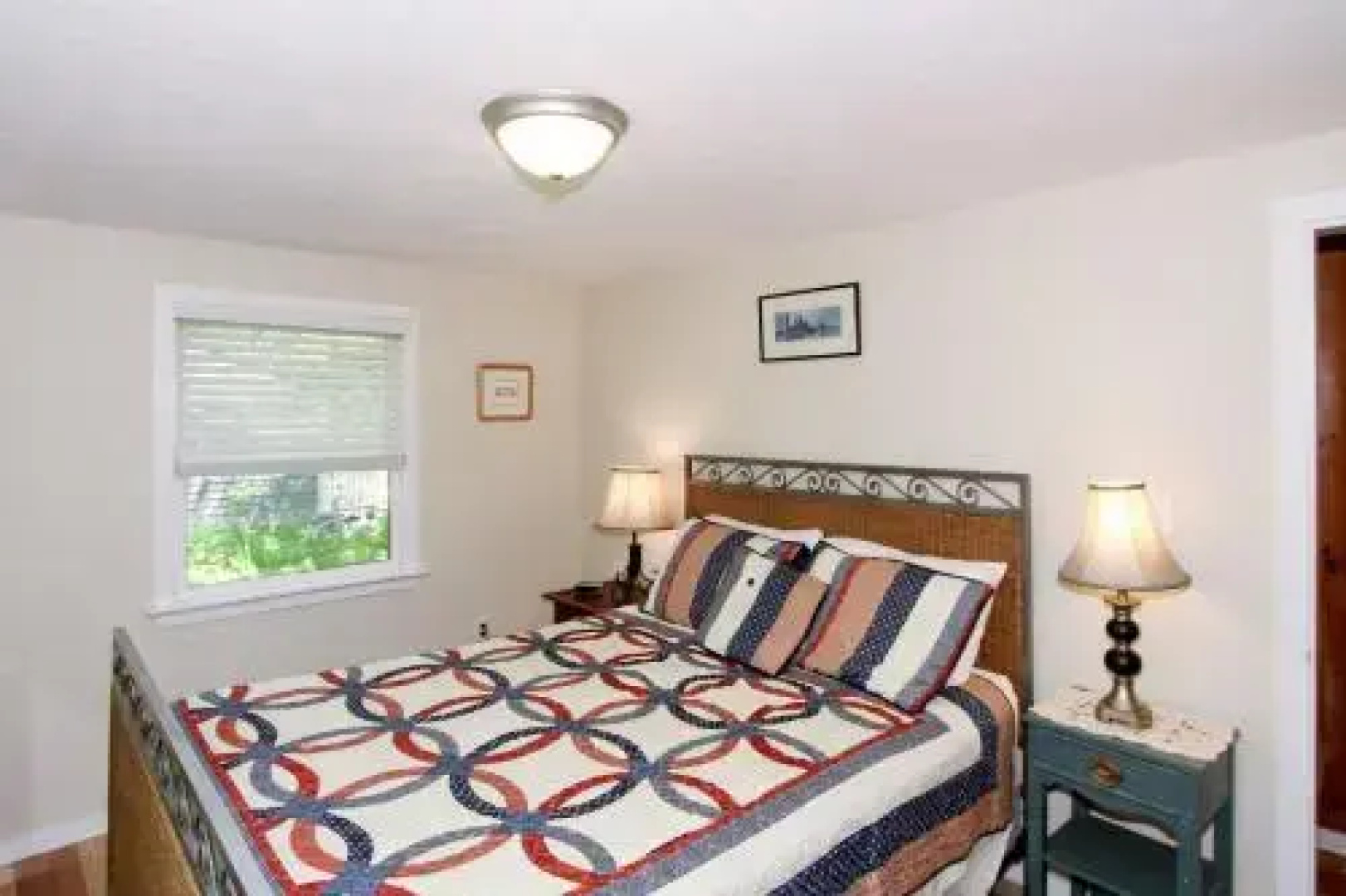 Charming 3BR Beach Cottage by RedAwning