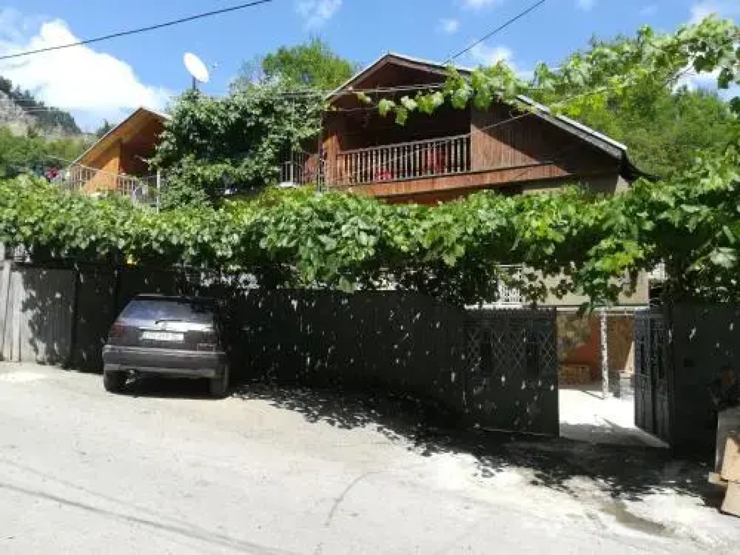 Tolo,s guest house