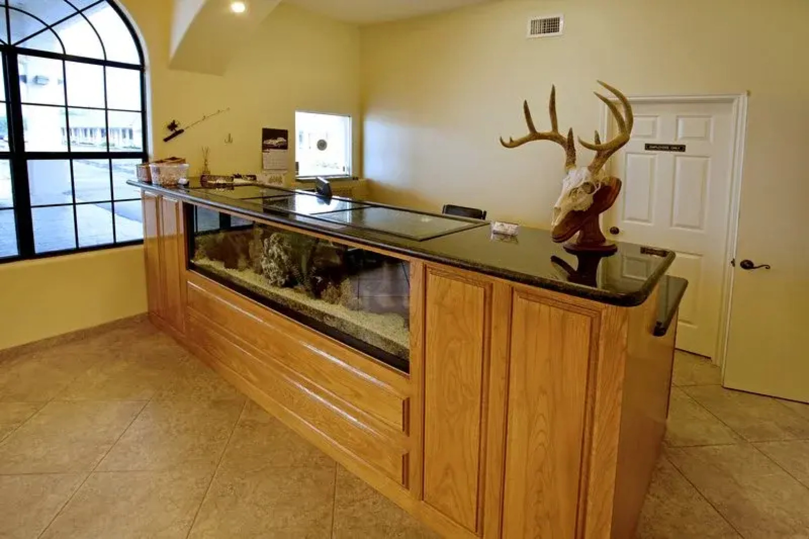 Riviera Inn & Suites