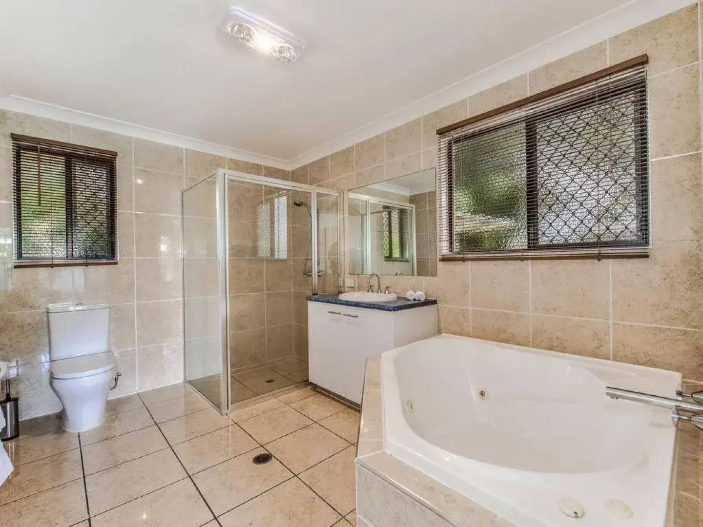Coolum Waves Pet Friendly Holiday House