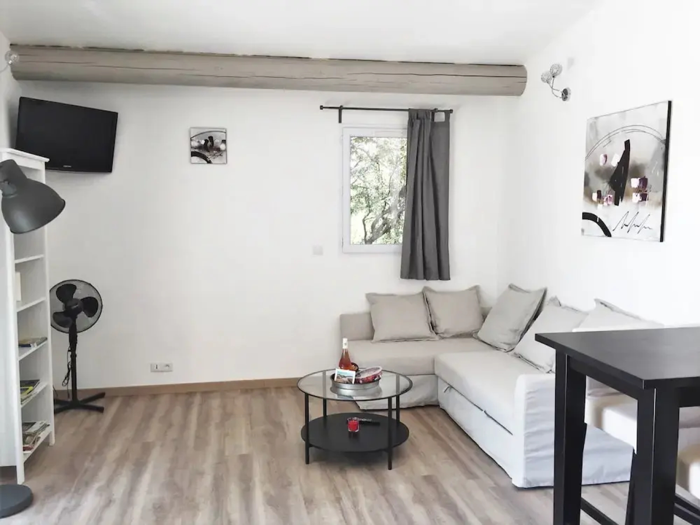 House With 2 Bedrooms in Venasque, With Wonderful Mountain View, Pool