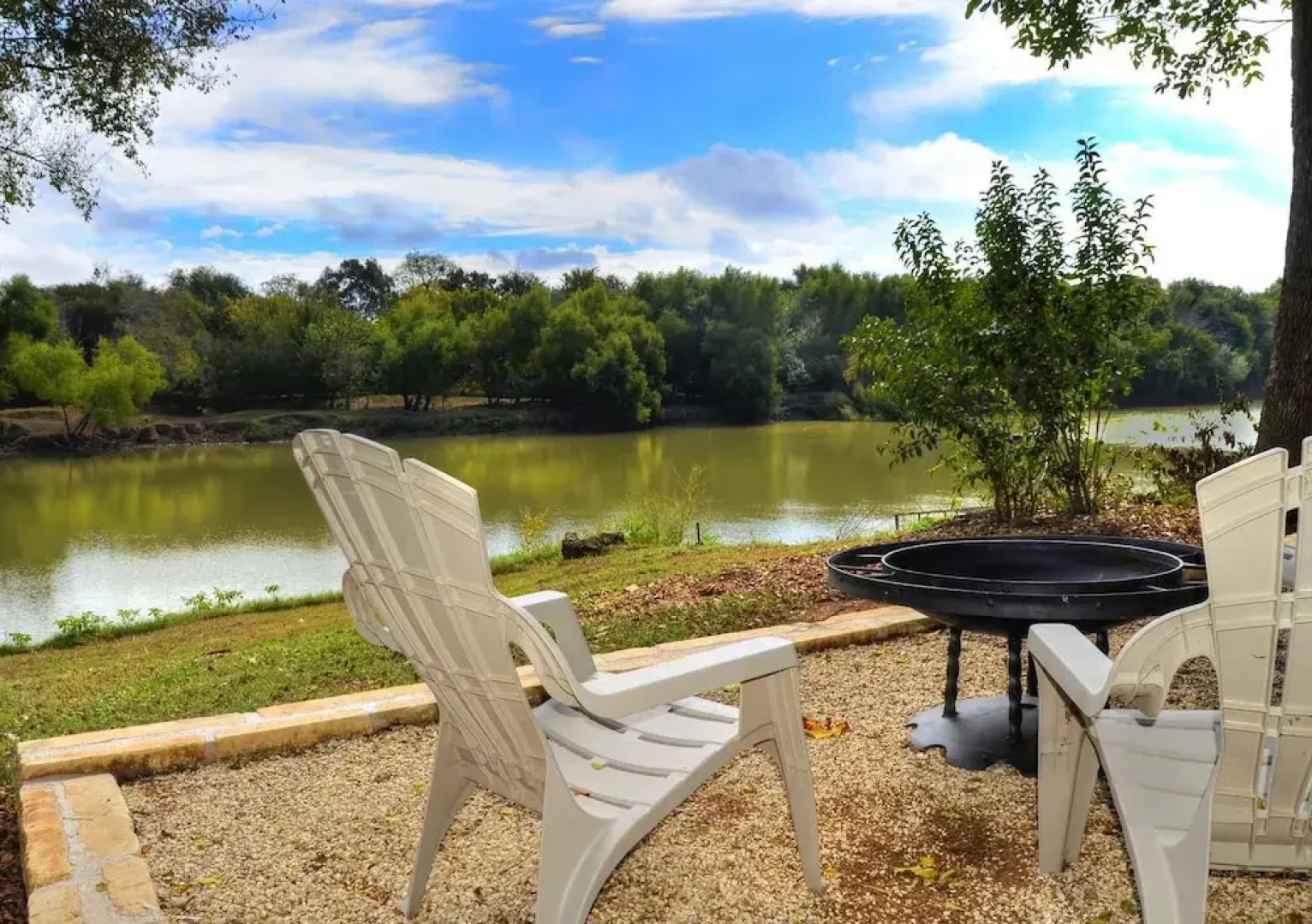 Brazos River Cabin - Studio Cabin