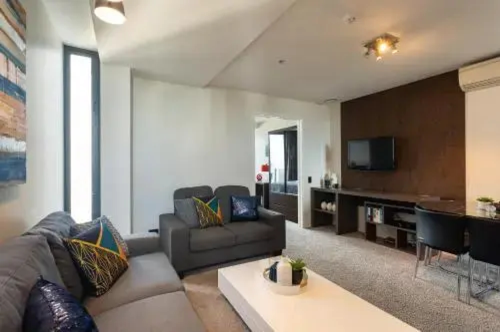 Stylish Two Bedroom Apartment With A View