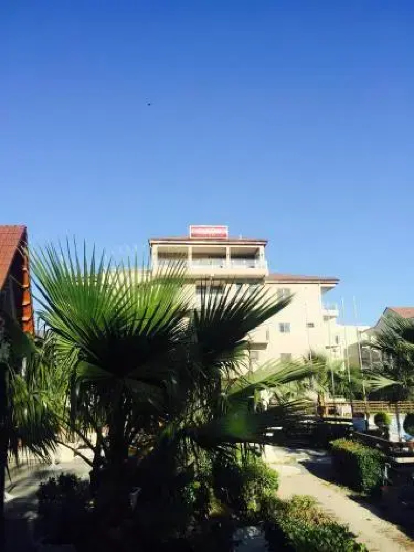 Godija Hotel & Suites