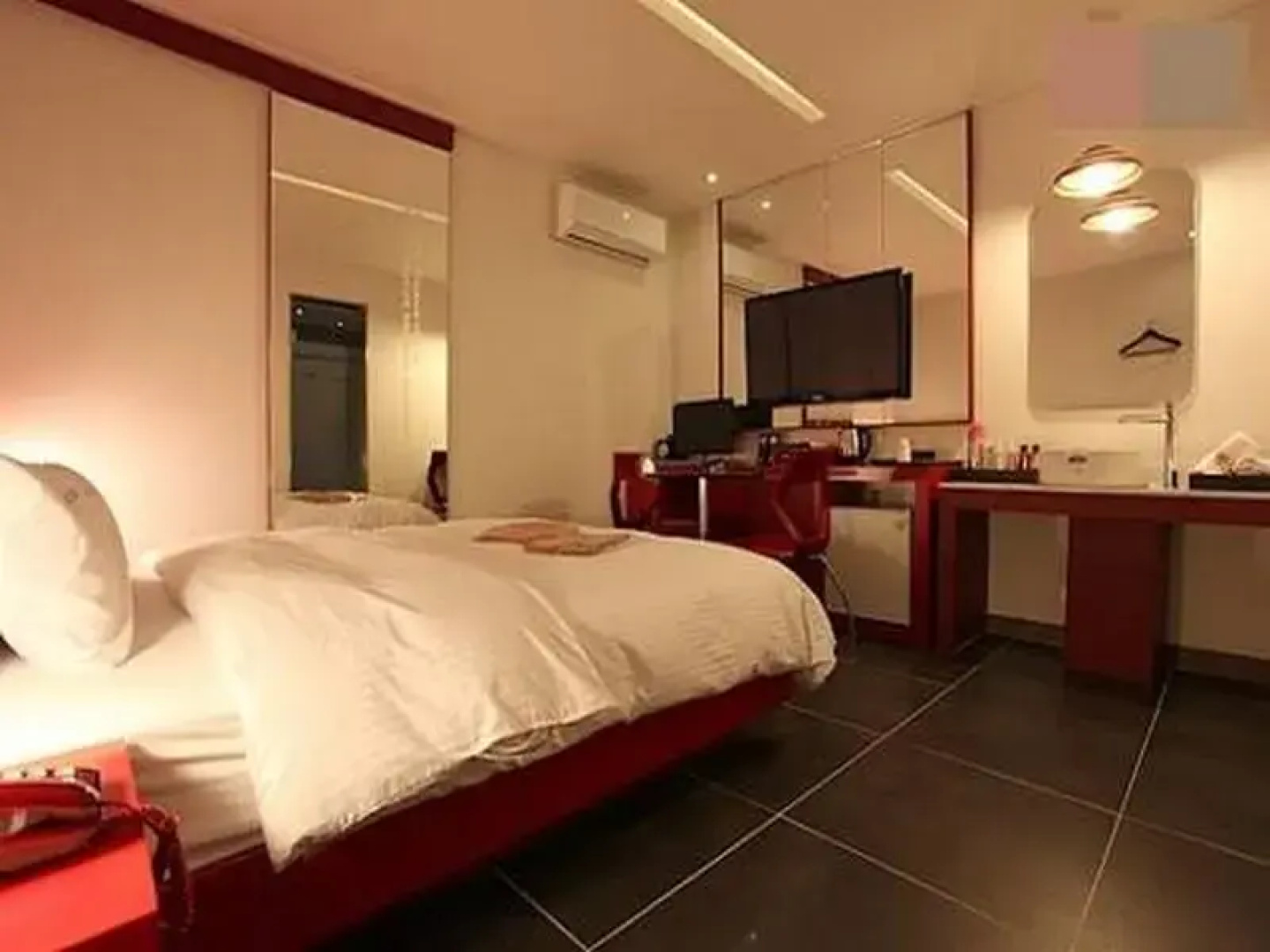 IMT 2 Hotel Wolgot