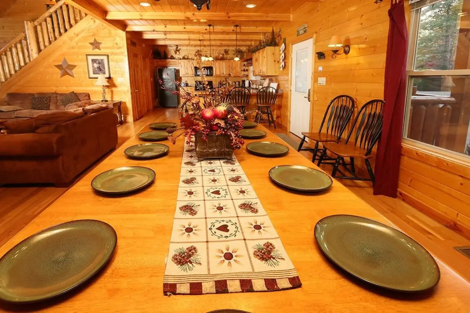 Mountain Shadow 6 Br cabin by RedAwning